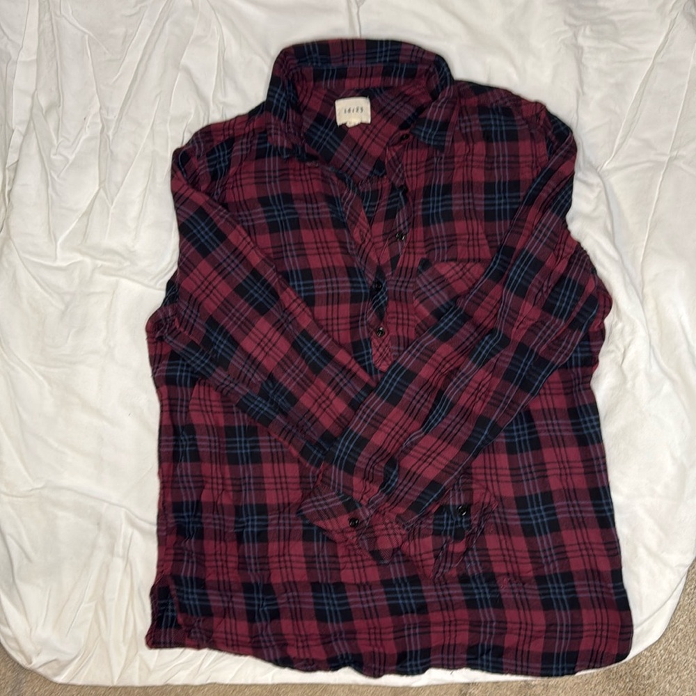 Id:23 flannel tunic. Size large